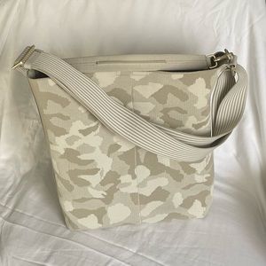 Rothy’s Bucket Bag Camo